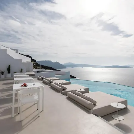 The Saint Oia