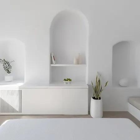 The Saint Hotel Oia